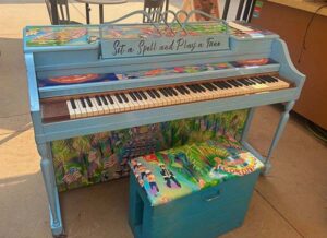 sit and play a tune piano